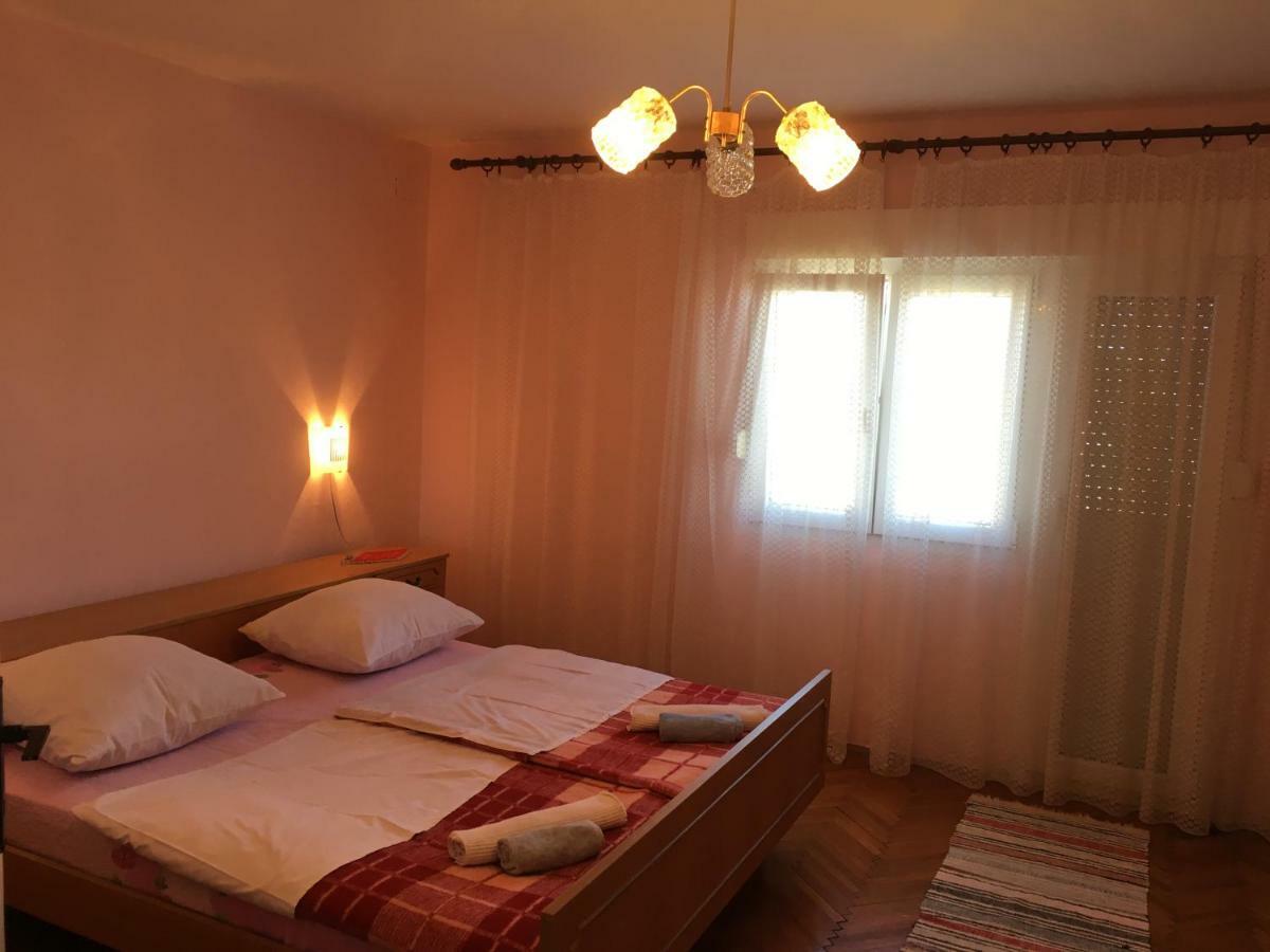 Apartment Damir Senj  Bagian luar foto