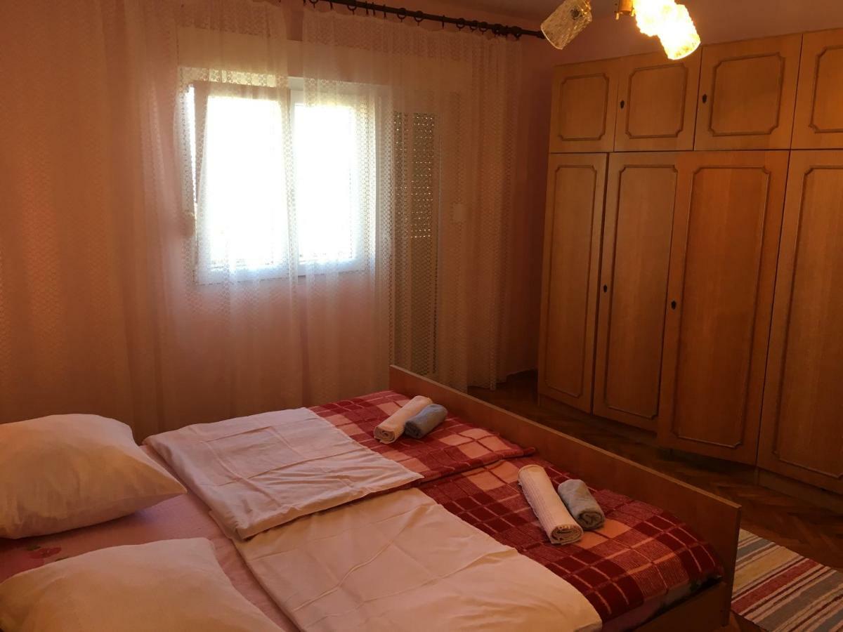 Apartment Damir Senj  Bagian luar foto
