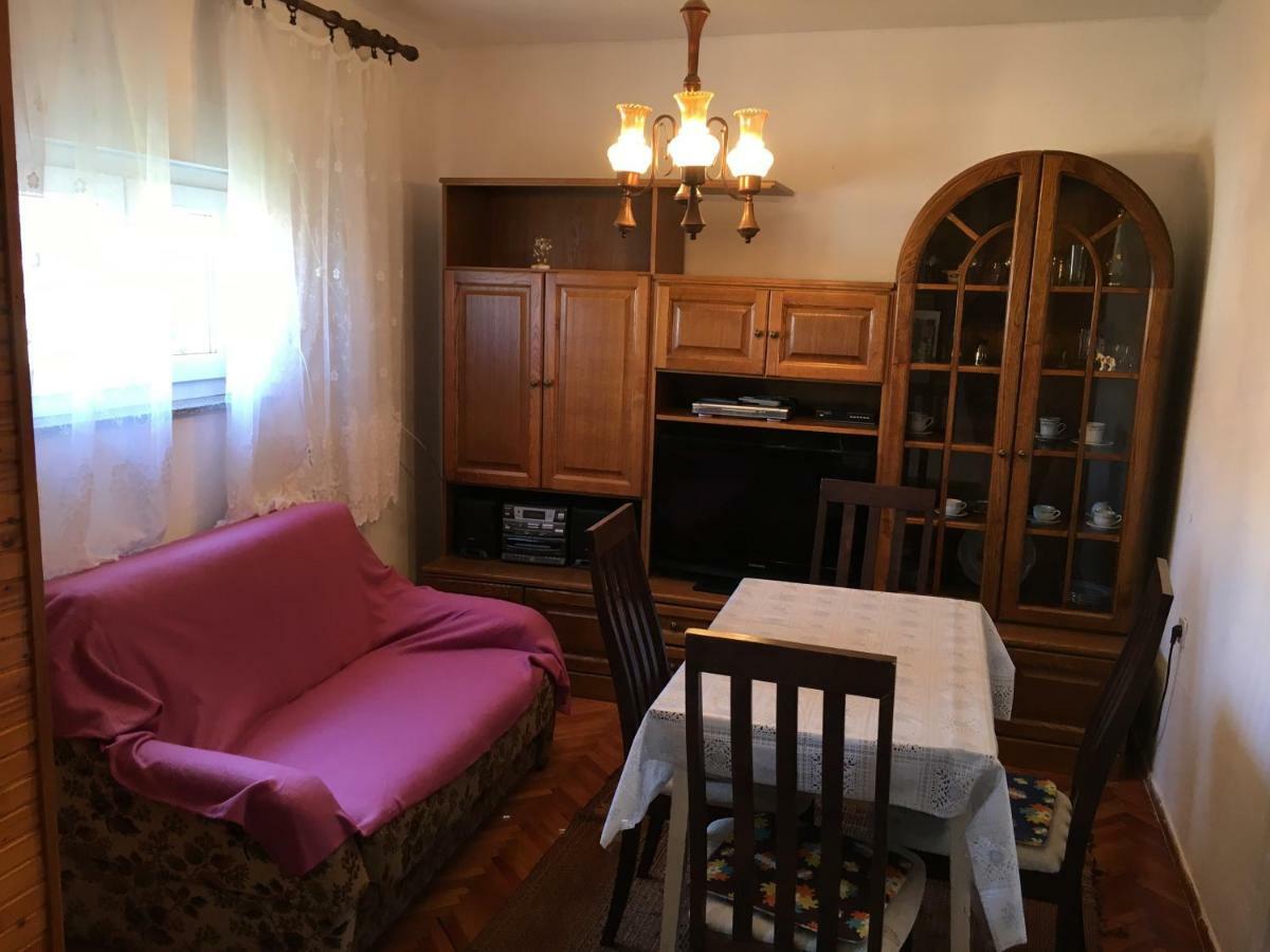 Apartment Damir Senj  Bagian luar foto