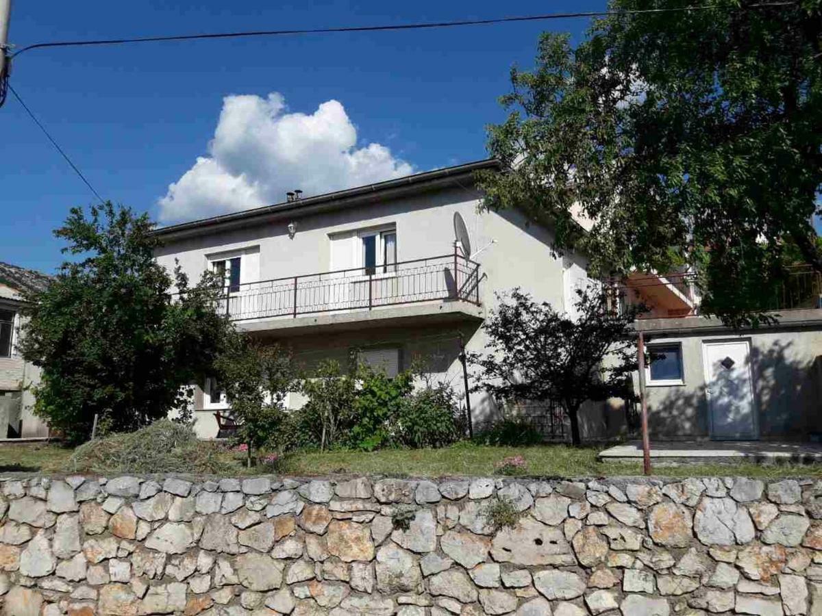 Apartment Damir Senj  Bagian luar foto